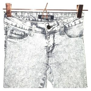 Light Grey Wash Skinny Jeans